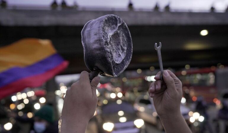 ¿A quién debemos escuchar en este momento? #EscuchemosA. Foto: Getty Images / DIEGO CUEVAS