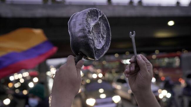 ¿A quién debemos escuchar en este momento? #EscuchemosA. Foto: Getty Images / DIEGO CUEVAS