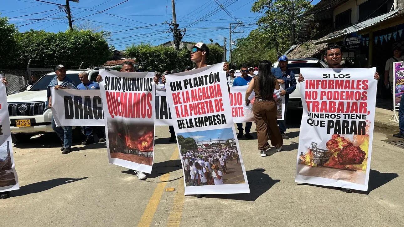 Mineros protestaron en el municipio de El Bagre, Antioquia. Foto: NP Noticias.