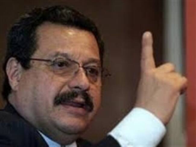 Las Farc deben respetar la vida del general Alzate: Carlos Lozano