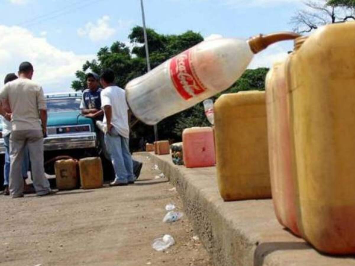 Armada Nacional incautó más de 6.900 galones de combustible ilegal