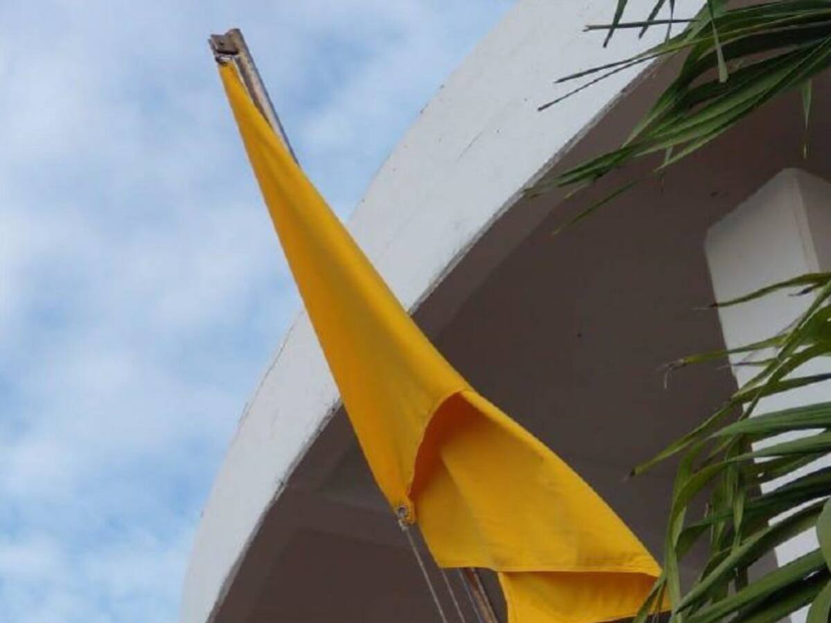 Bandera amarilla para actividades náuticas en Cartagena por fuertes vientos