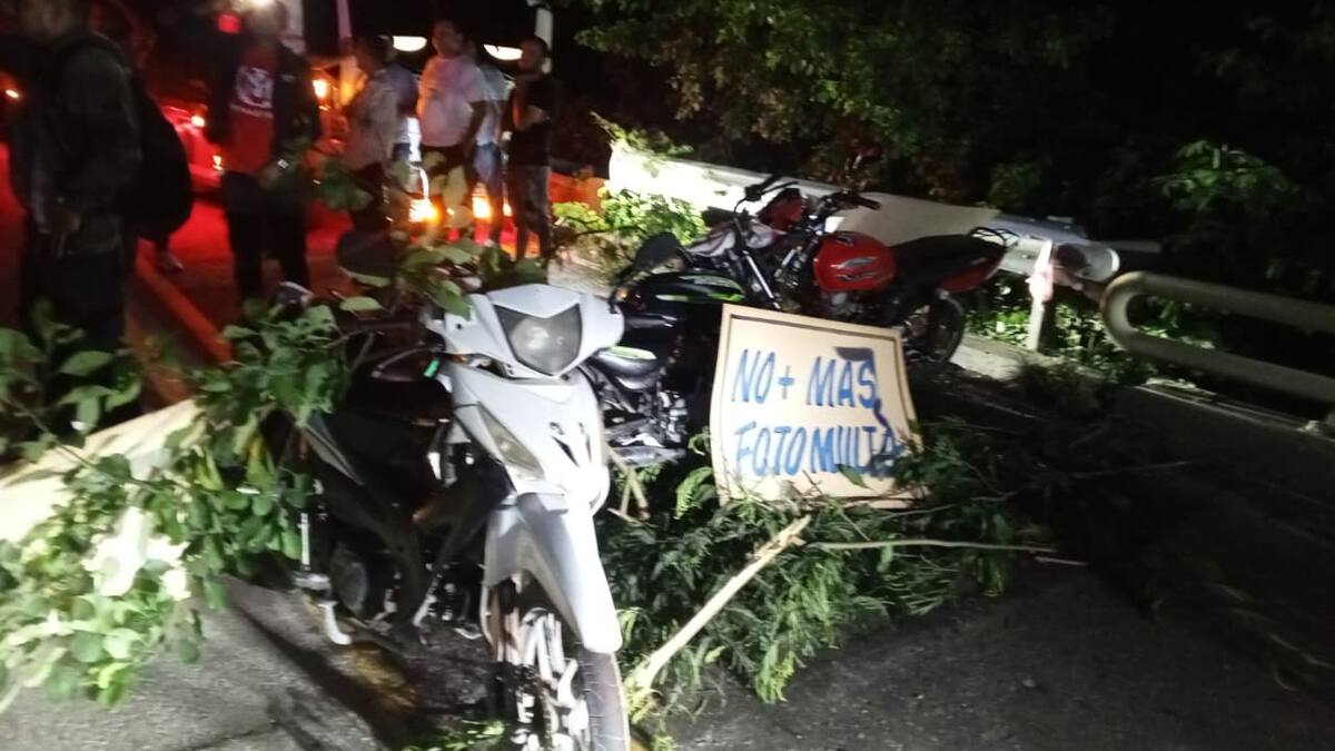 TRANSPORTADOR QUE PARTICIPA EN LA PROTESTA