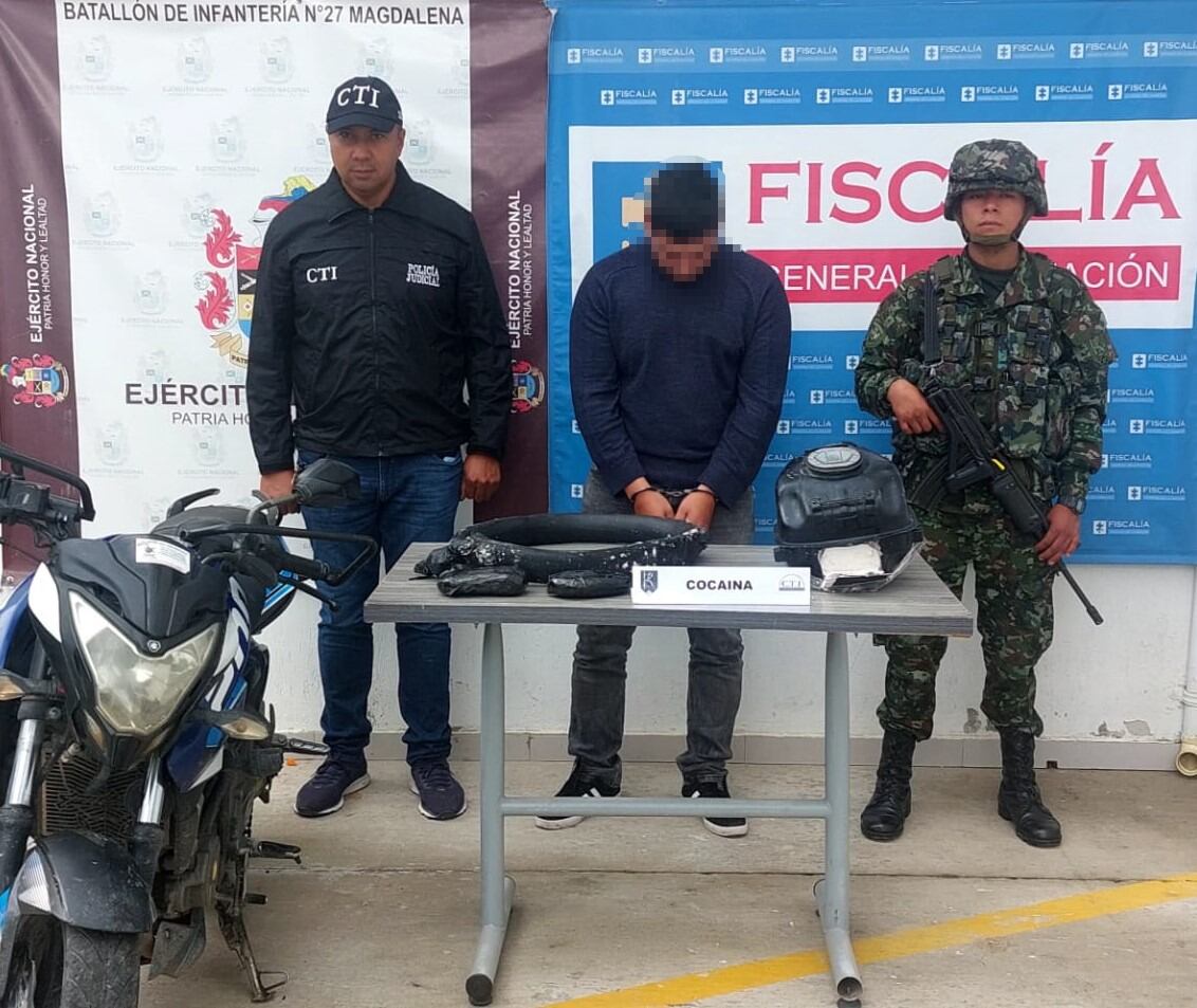 La sustancia ilícita había sido acondicionada en las llantas y en el tablero de la moto.