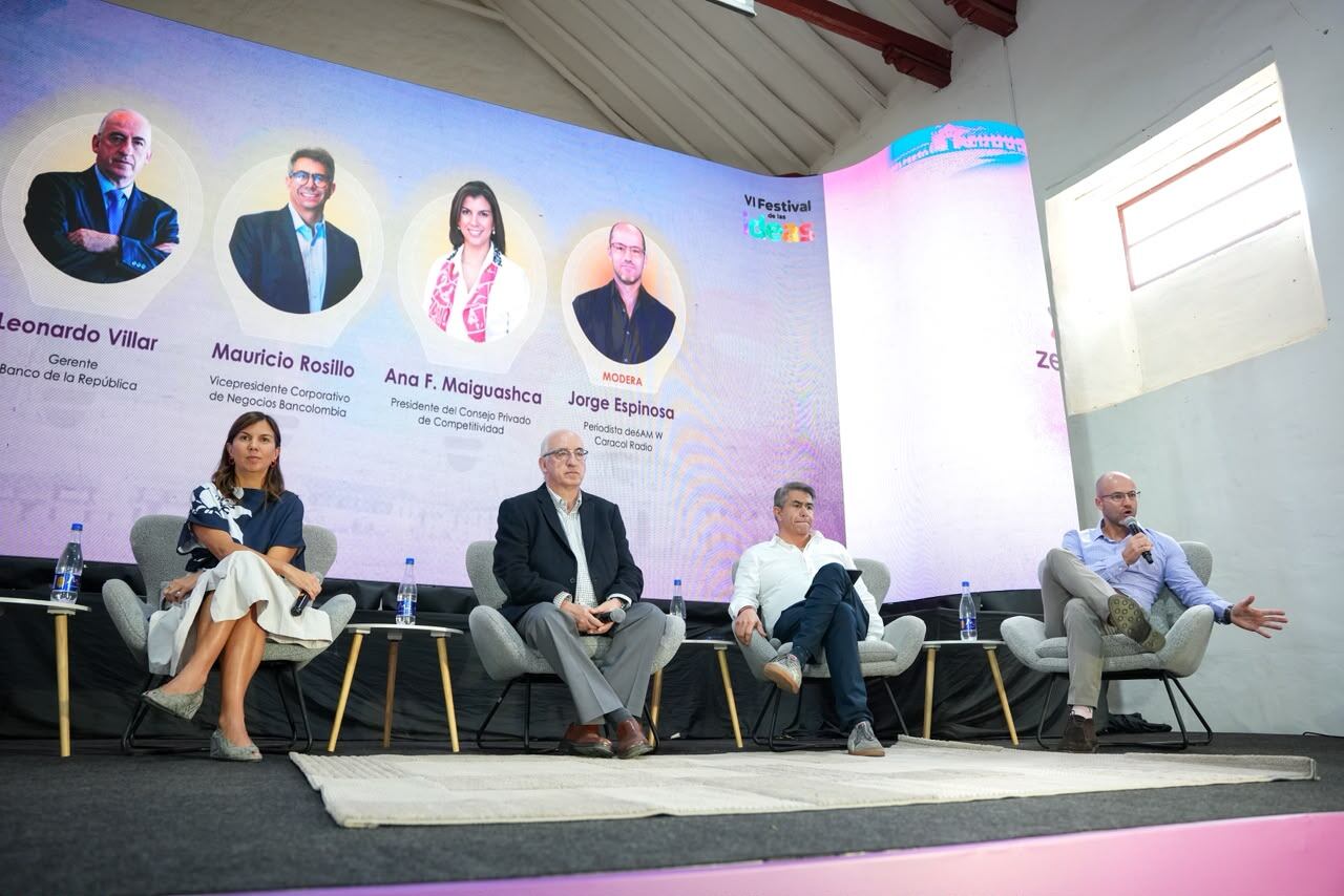 Panel El gran reto del crecimiento en medio de la reconstrucción | Foto: Caracol Radio
