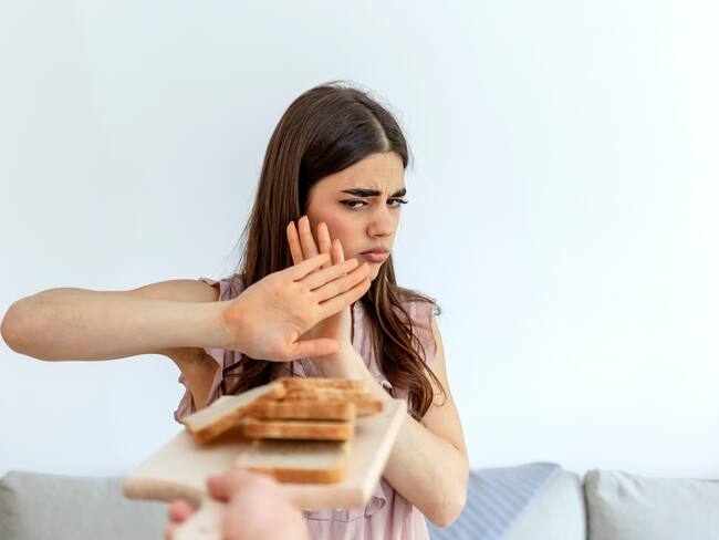 Mujer deja de comer, poco apetito - imagen de referencia // Getty Images