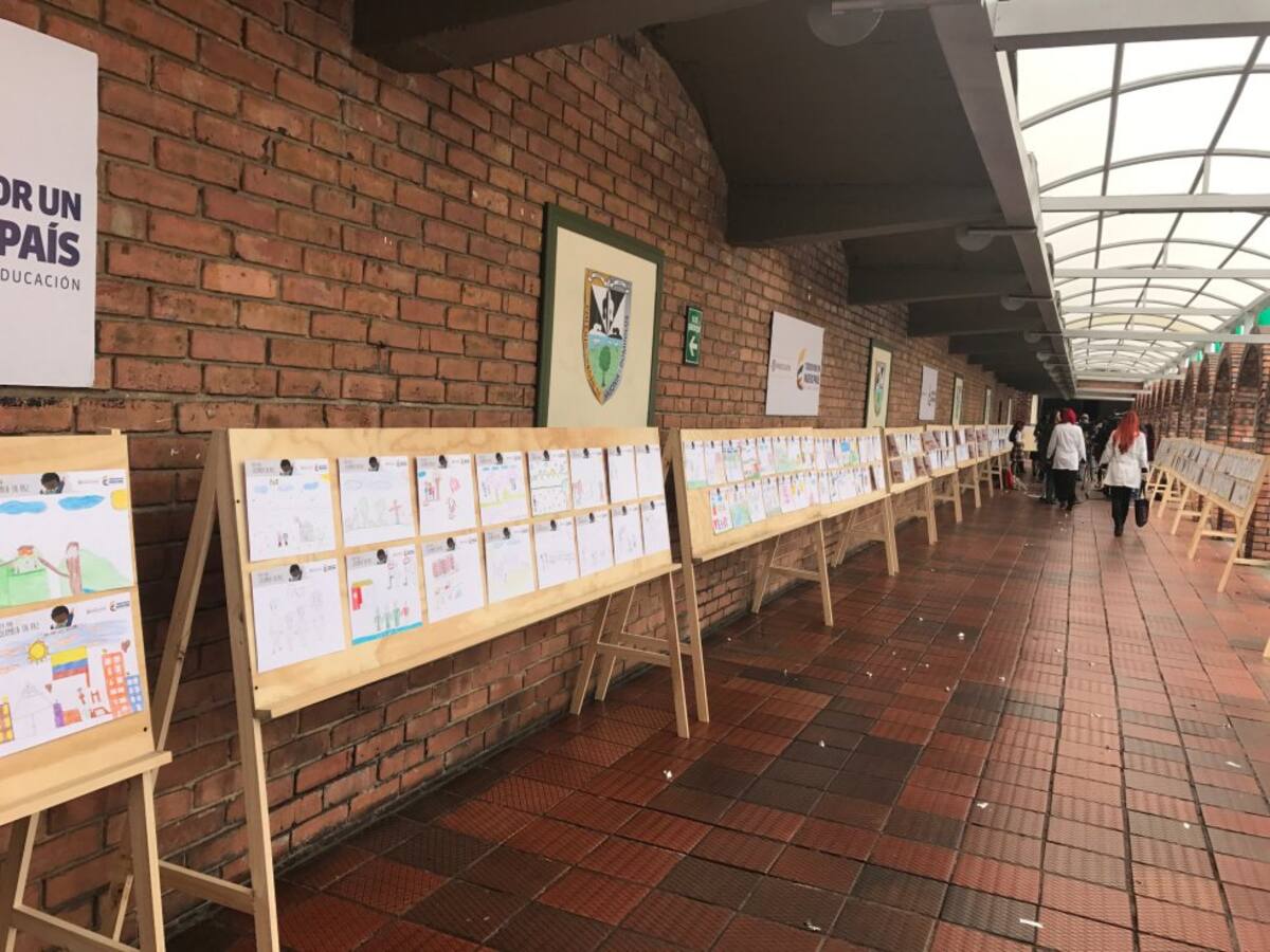 Fueron 15 niños entre los 2 y los 16 años de colegios oficiales del país quienes ganaron el concurso plasmando su visión del país en el posconflicto.