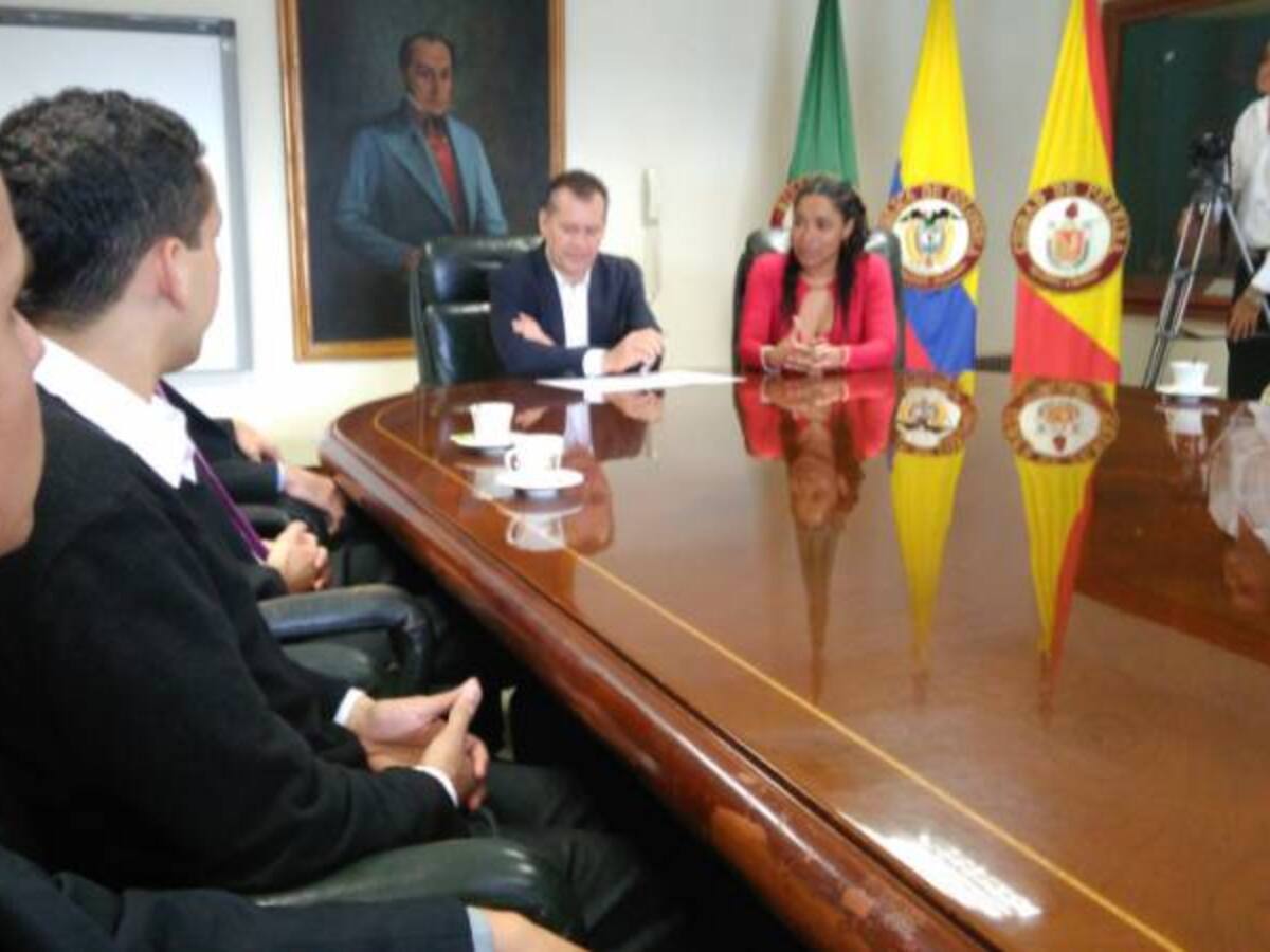 Crítica de los grupos musicales ganadores de premios nacionales frente al apoyo de las entidades locales
