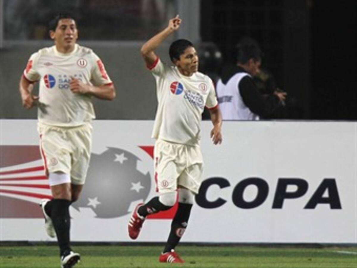 Universitario venció 2-0 a Vasco da Gama en cuartos de Copa Sudamericana