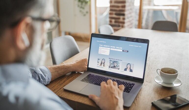 ¿Qué opina sobre la apuesta de algunas empresas para apoyar a sus empleados en medio de la crisis?. Foto: Getty Images