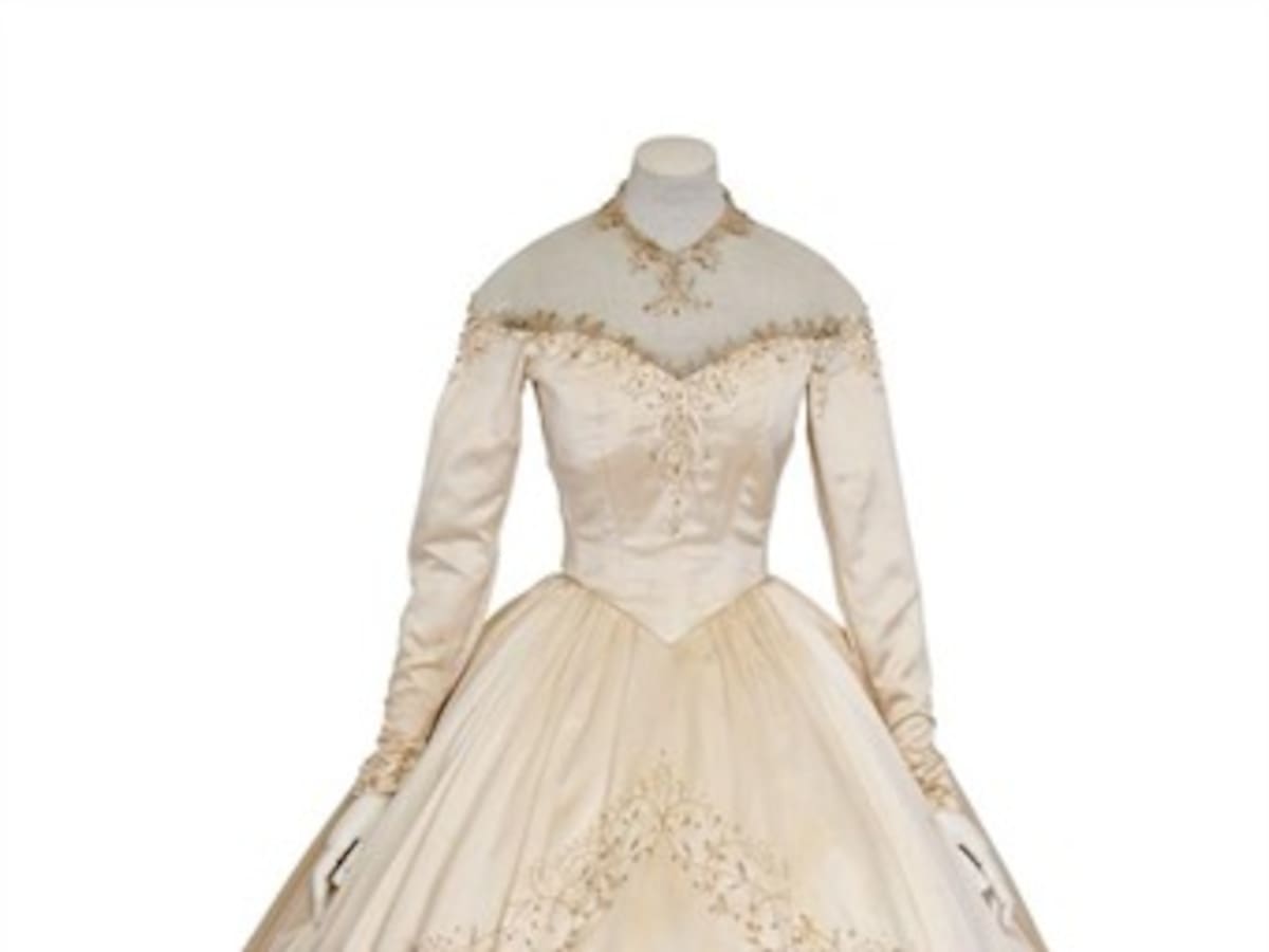 El vestido de novia de Liz Taylor lidera subasta de cultura pop en Londres