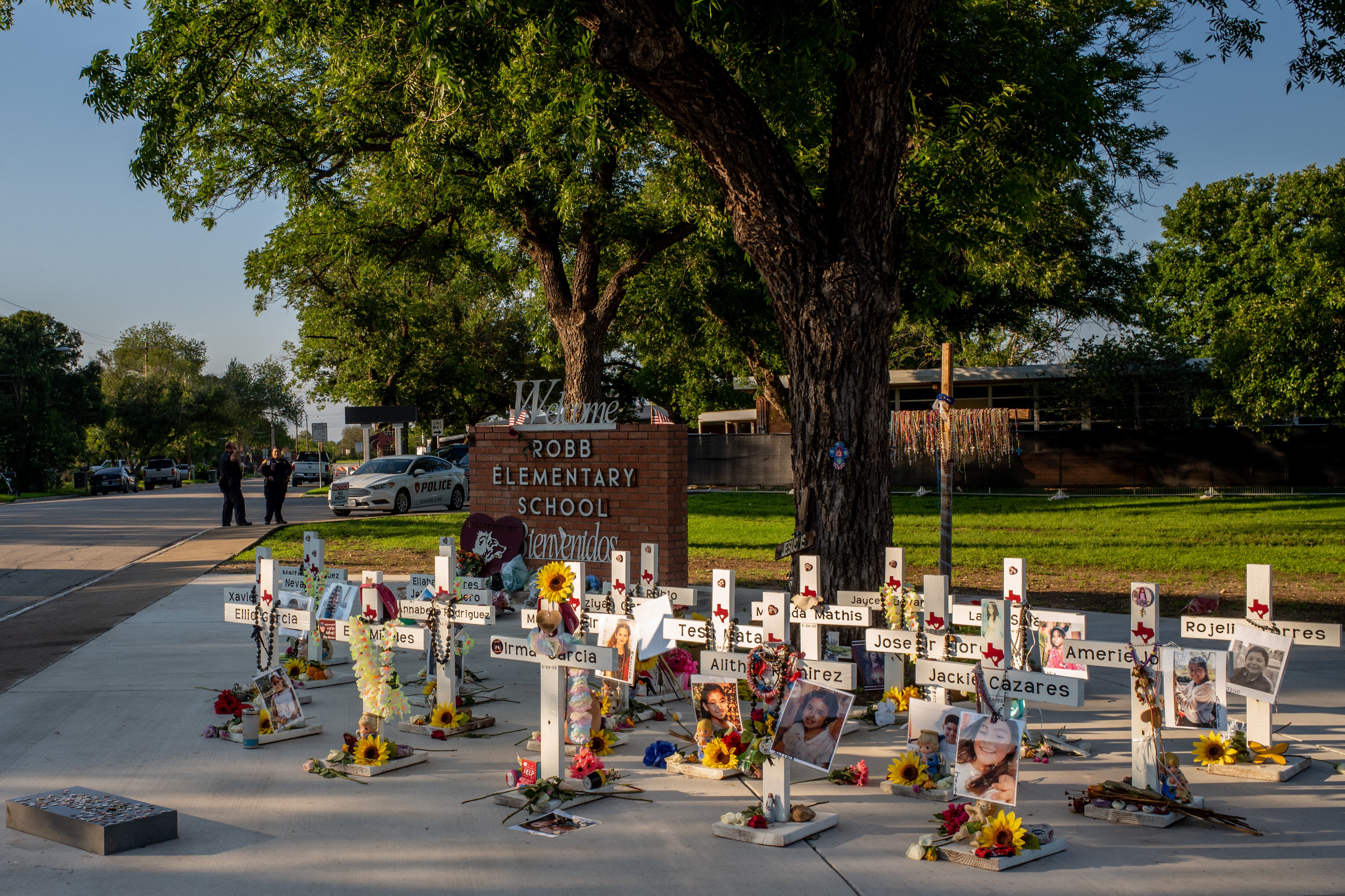 EE.UU. conmemora un año de la masacre en Uvalde, Texas sin avances en control de armas