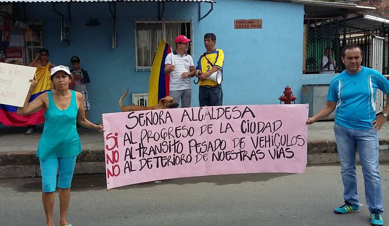 Las manifestantes esperan que les respeten su tranquilidad.