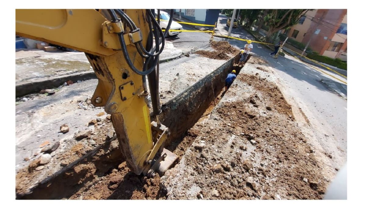 Malestar por obra de alcantarillado sobre Avenida del Río