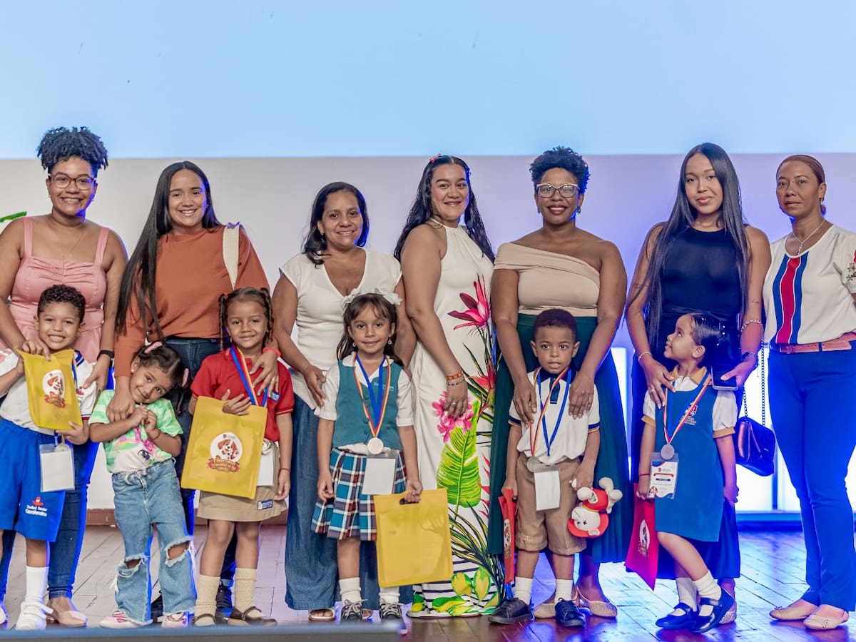 La UTB otorga becas a ganadores del III Concurso de Oratoria Cervantes de Oro