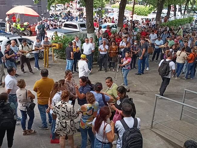 Plantón de docentes frente a la Secretaria de Educación de Cúcuta