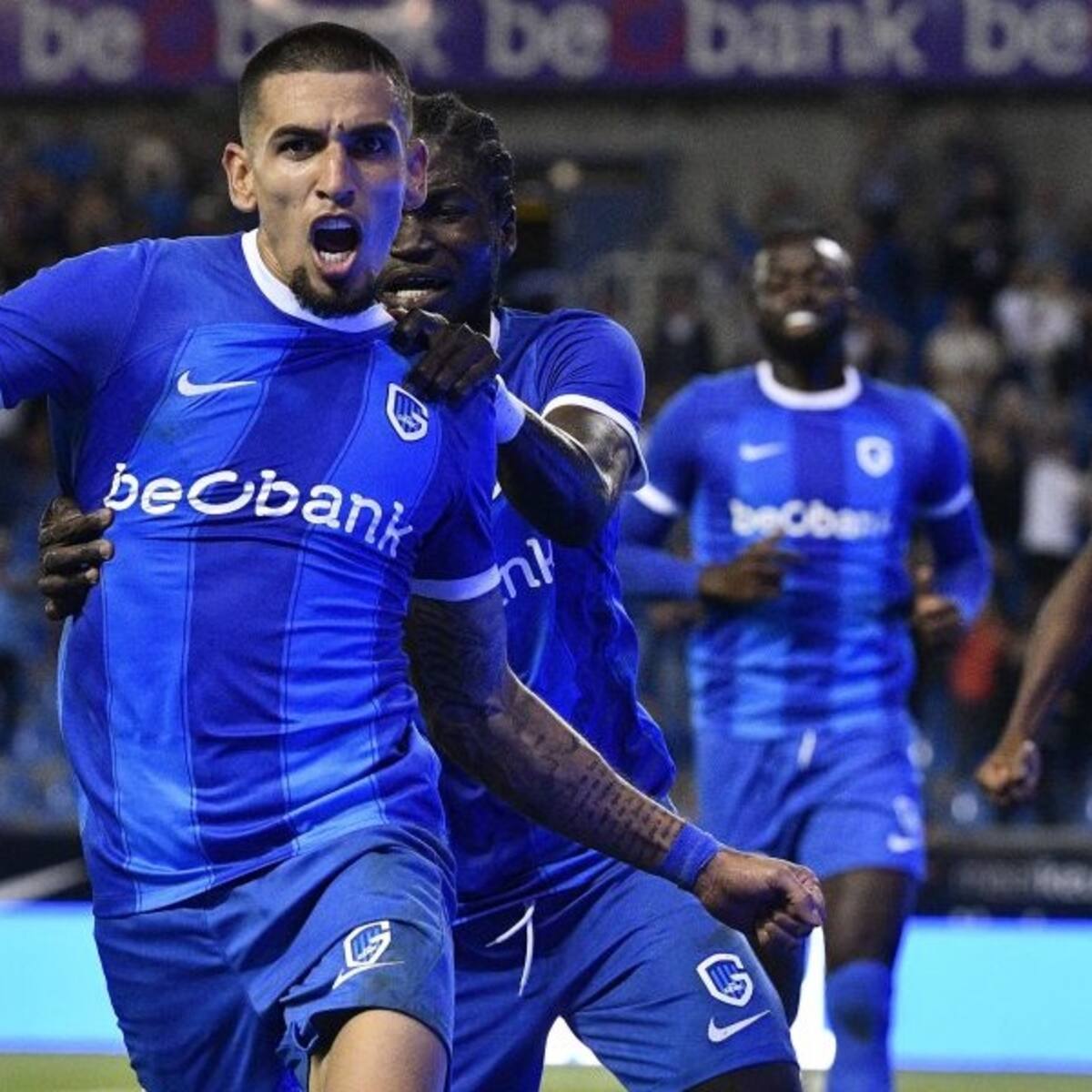 VIDEO | Daniel Muñoz se viste de goleador y le da el triunfo al Genk en Conference League