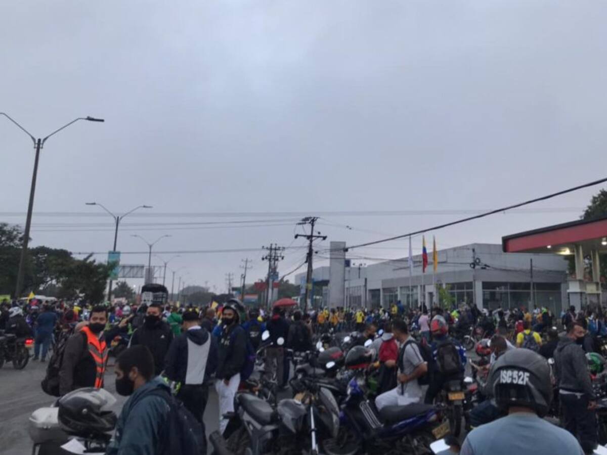 Con bloqueos en puntos de concentración comenzó protesta en Cali