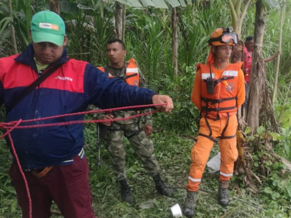 Organismos de socorro abortan búsqueda de vehículo que cayó en río Ararí