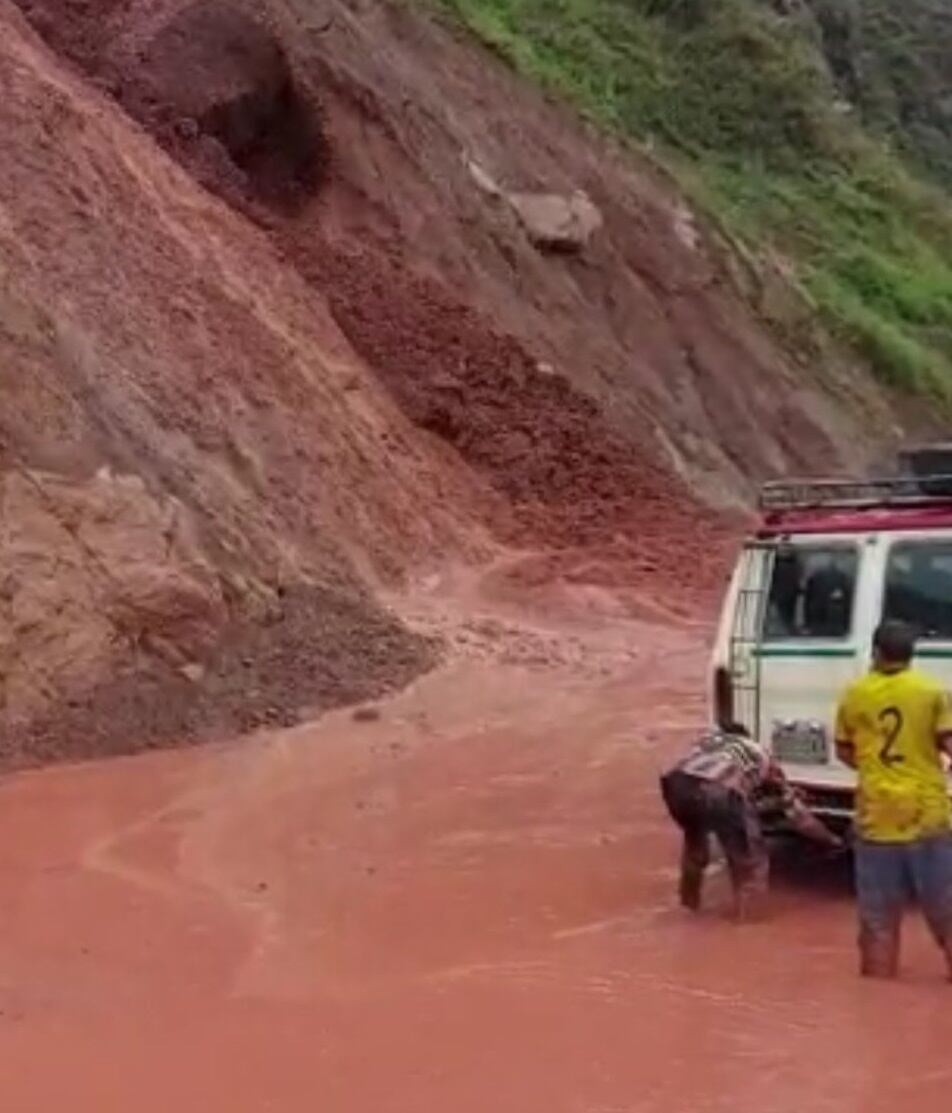 La emergencia se reportó en la vía que del Huila comunica con el Cauca.