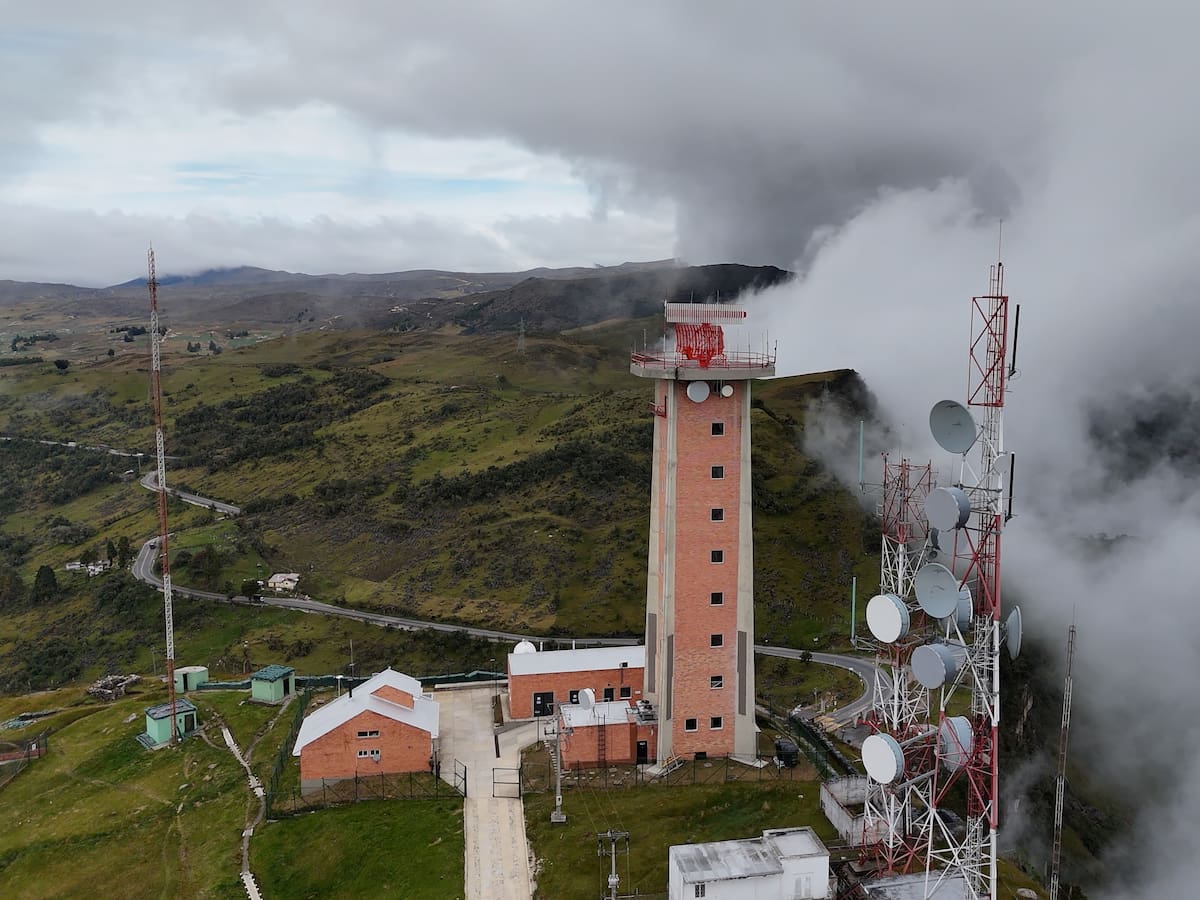 Nuevo radar del Picacho fortalece seguridad aérea en Santander