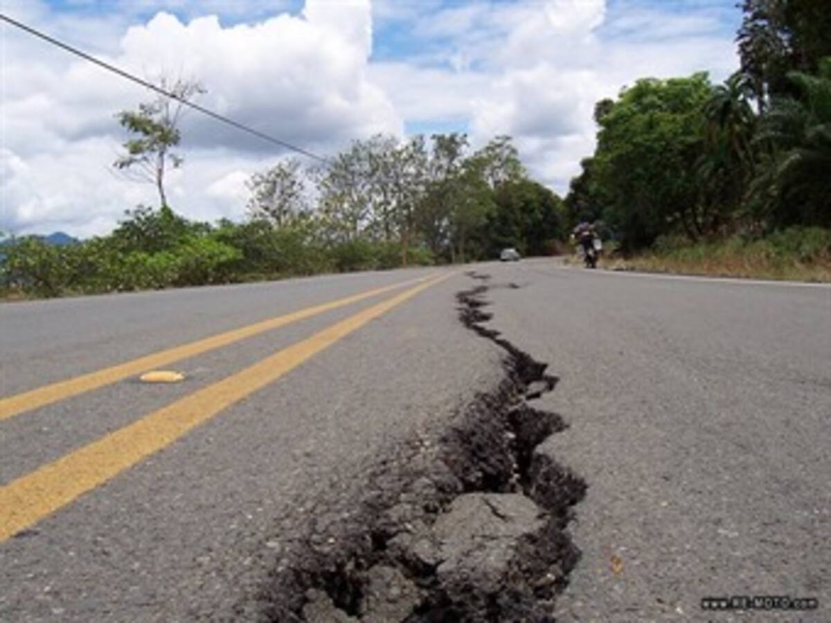 Un muerto, daños y alerta de tsunami en EEUU por sismo de 7,6 en Costa Rica