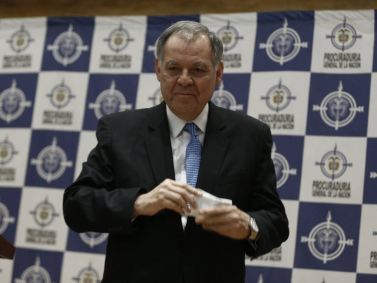 Policía retira 10 hombres de la escolta de Alejandro Ordóñez