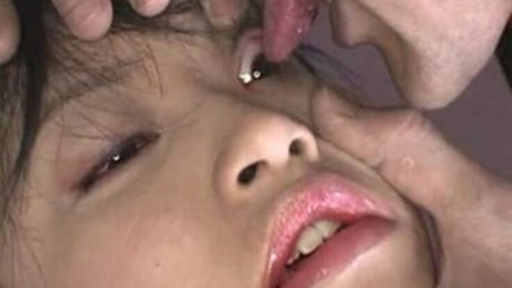 Ahora la moda es el “beso japonés ¿En qué consiste?