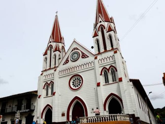 Basílica Menor de Nuestra Señora del Carmen, La Ceja, Antioquia - Colprensa
