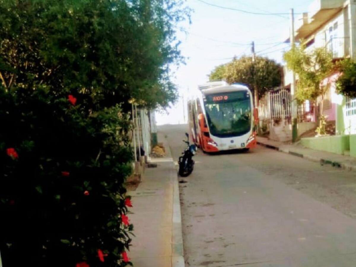 Reportan deterioro de vías y casas por paso de Transcaribe en Camilo Torres
