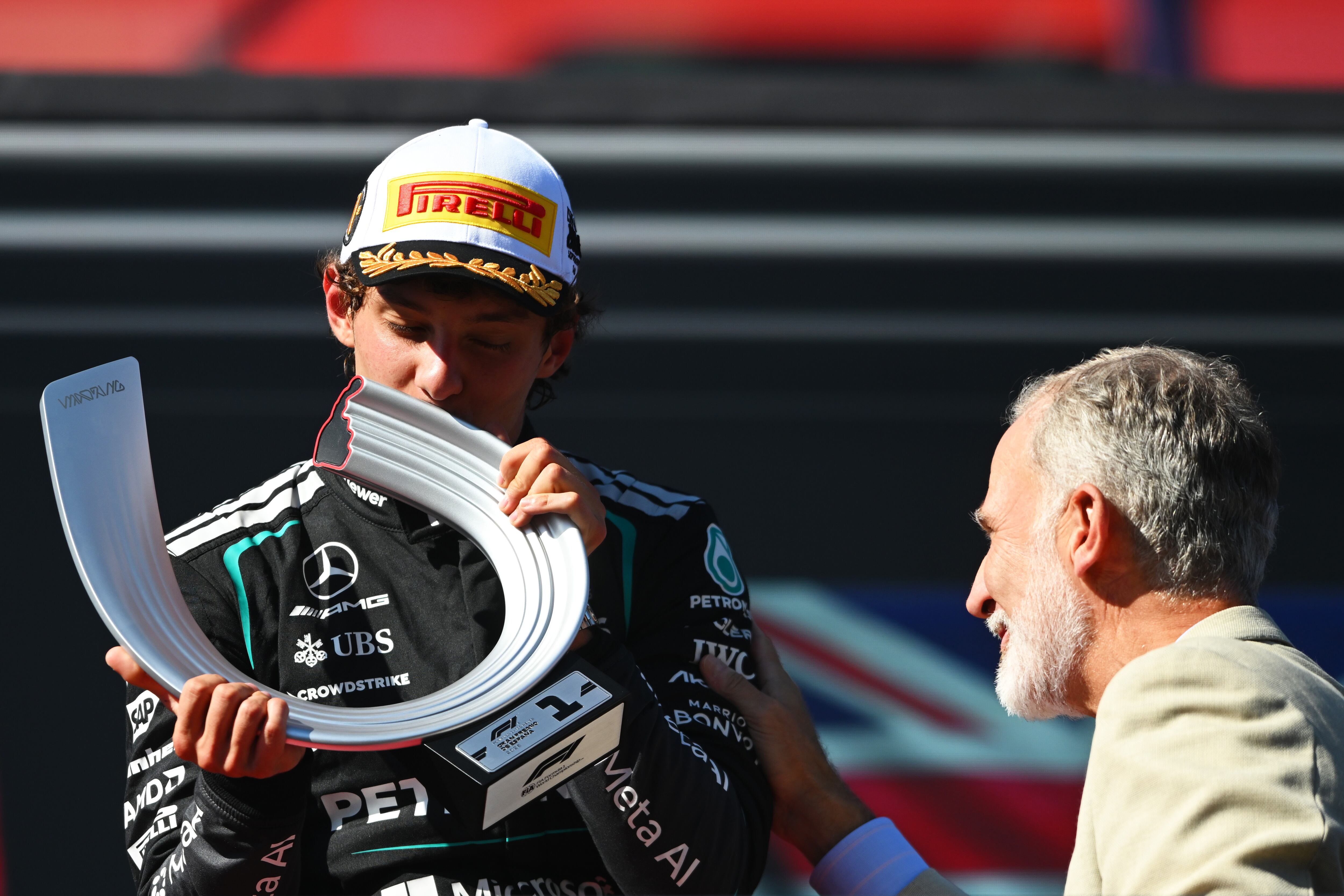 Kimi Antonelli celebra su victoria en el Gran Premio de Madrid. (Photo by Rudy Carezzevoli/Getty Images)