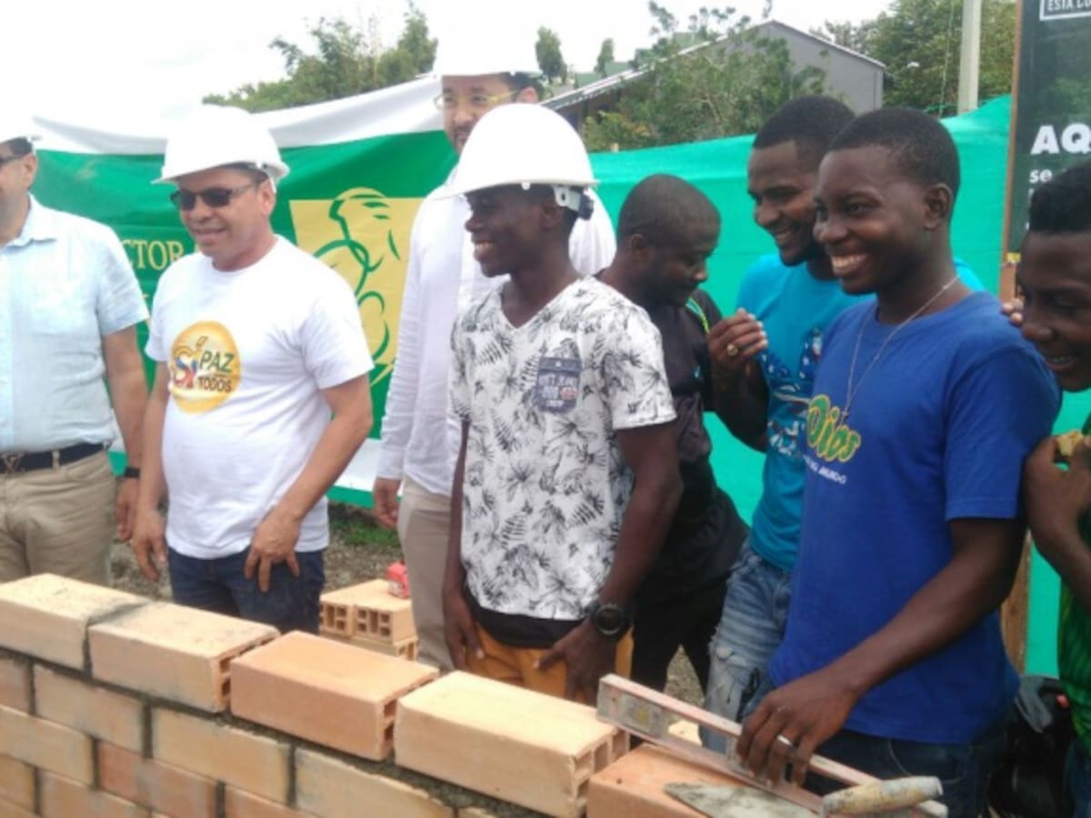 Comenzó la construcción de la casa prometida a Yuberjen Martínez