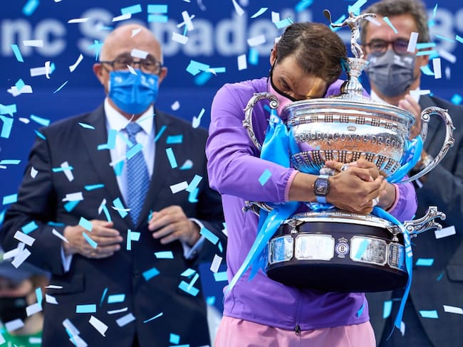 Rafael Nadal celebra con su duodécimo título del ATP 500 de Barcelona.