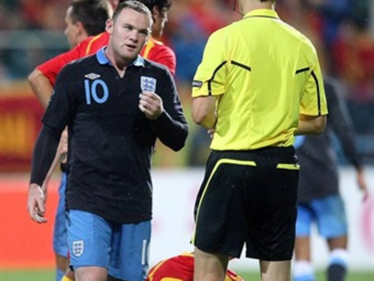 Rooney se perderá la fase de grupos de la Eurocopa 2012 por suspensión