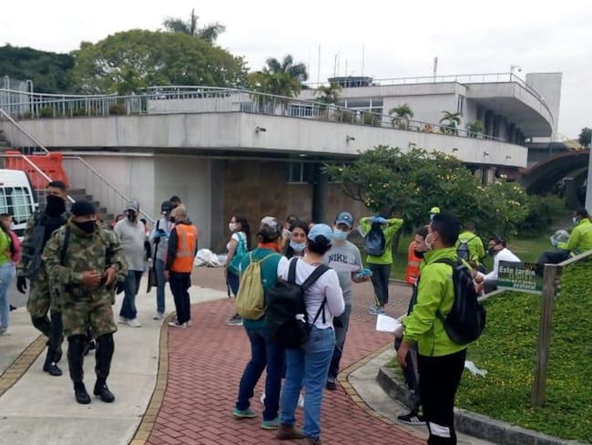 En Guayabal sacaron trapos blancos para recolectar ayudas humanitarias
