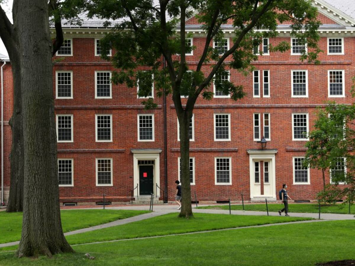 EE.UU desiste de retirar visas a universitarios que sigan estudios en línea