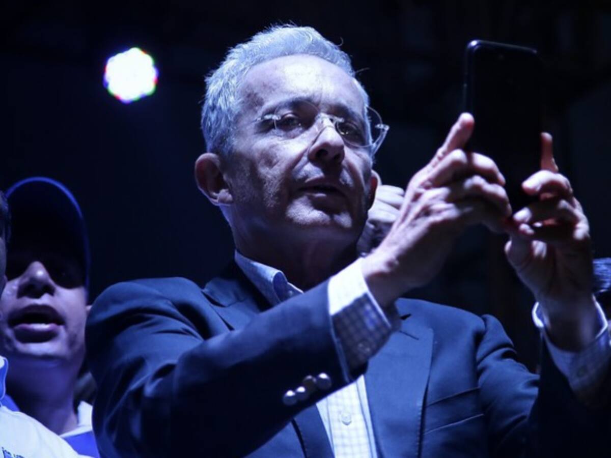 Militares retirados pidieron garantías para el senador Uribe
