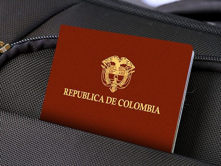 Pasaporte colombiano // Foto: Getty Images