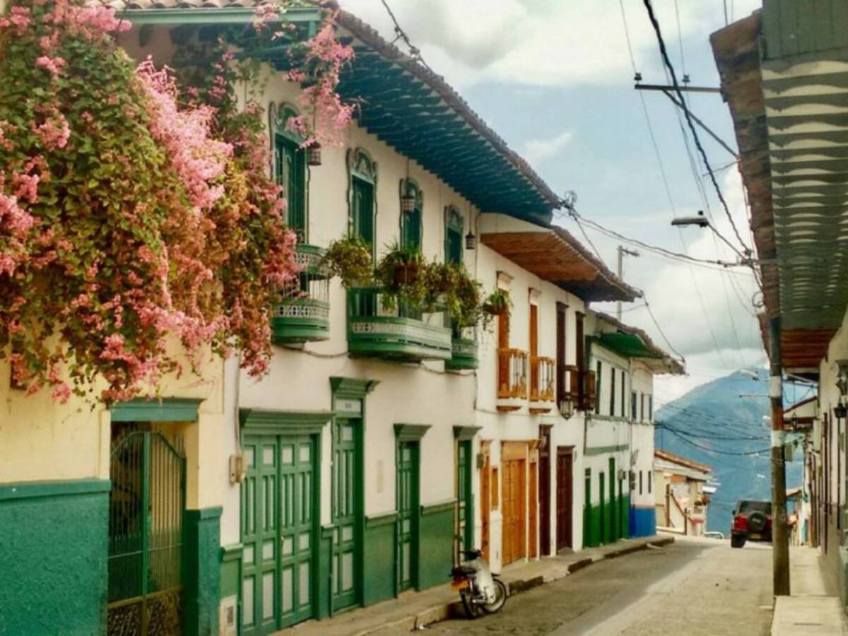 Gobernación de Caldas iniciará el 2022 invirtiendo en las vías