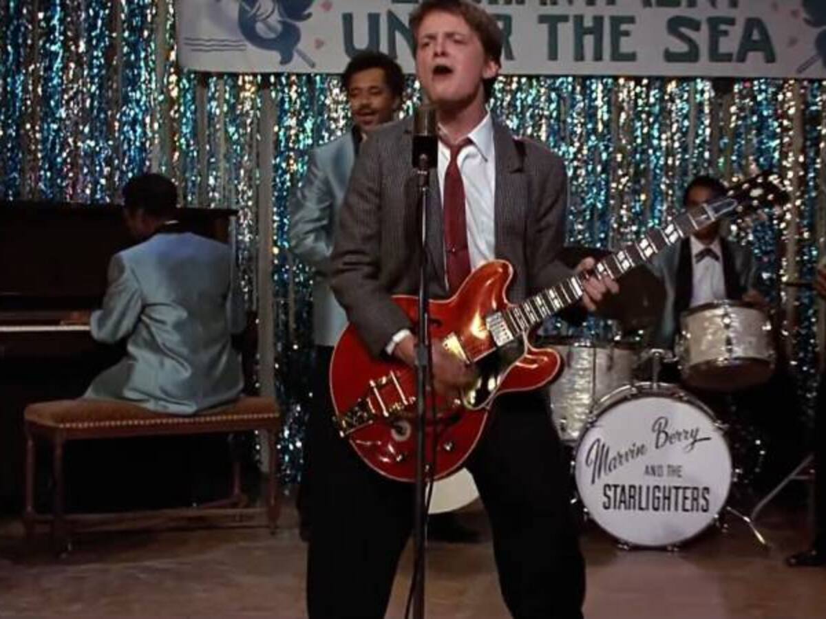 Johnny B. Goode, Mr. Sandman y otras melodías inolvidables por Volver al Futuro