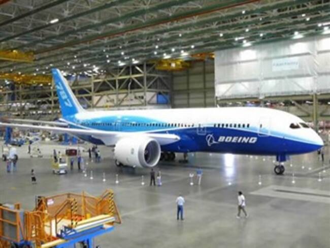 Nueva avería lleva a aerolíneas japonesas a dejar en tierra sus nuevos Boeing 787