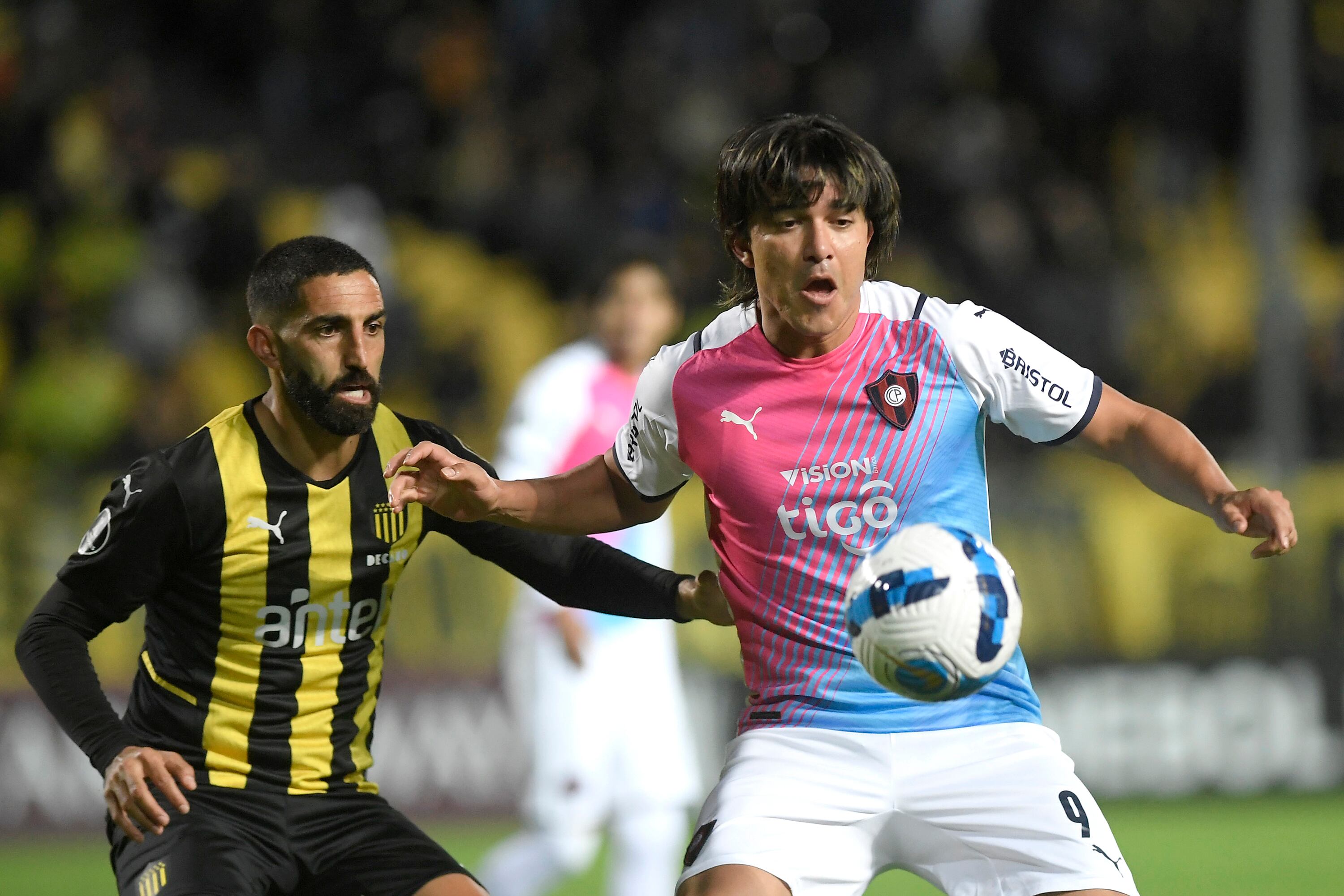 Marcelo Moreno Martins en su paso por Cerro Porteño. (Photo by Agencia Gamba/Getty Images)