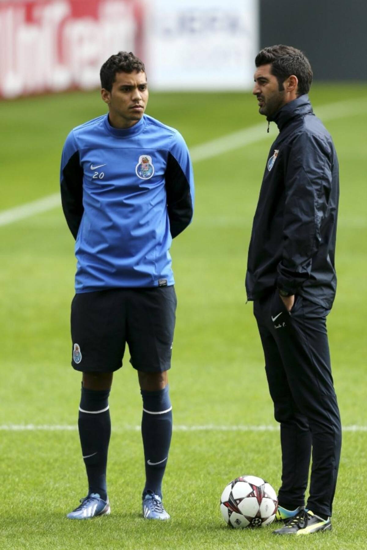 El equipo portugués de los colombianos Martínez y Quintero enfrentará al Zenit ruso y el club inglés se verá con Borussia Dortmund.