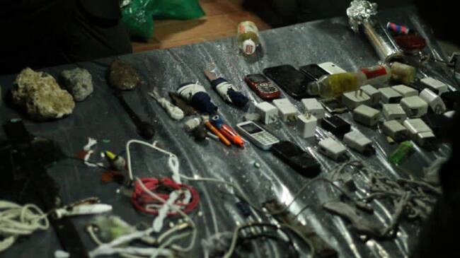 Los elementos incautados quedaron a disposición de las autoridades.