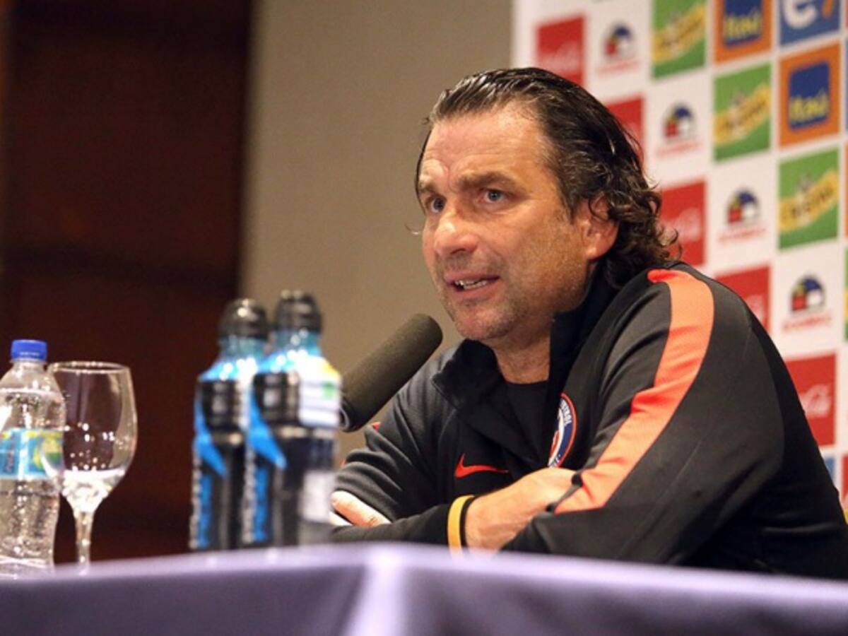 Pizzi llama diez jugadores del fútbol local para enfrentar a Colombia y Uruguay