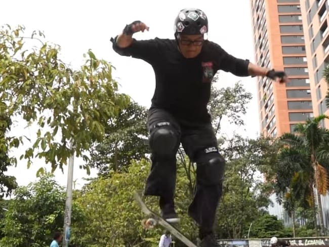 El skate no tiene edad: la historia de Cucho SK8