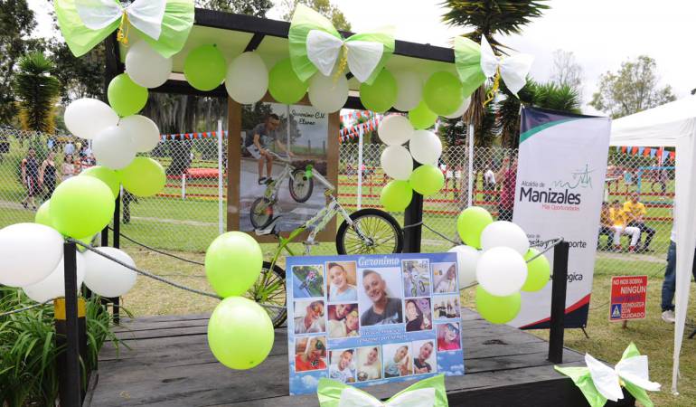 Homenaje a Gerónimo, una de las víctimas del "gravity" en Manizales 