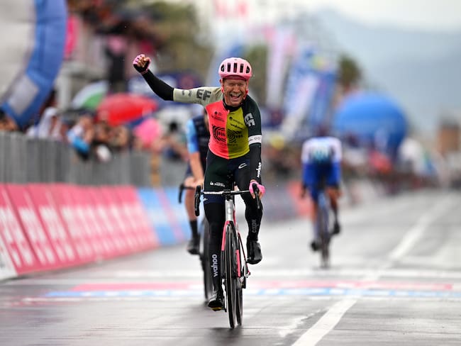 Magnus Cort Nielsen celebra la victoria en la décima etapa del Giro de Italia. (Photo by Stuart Franklin/Getty Images).