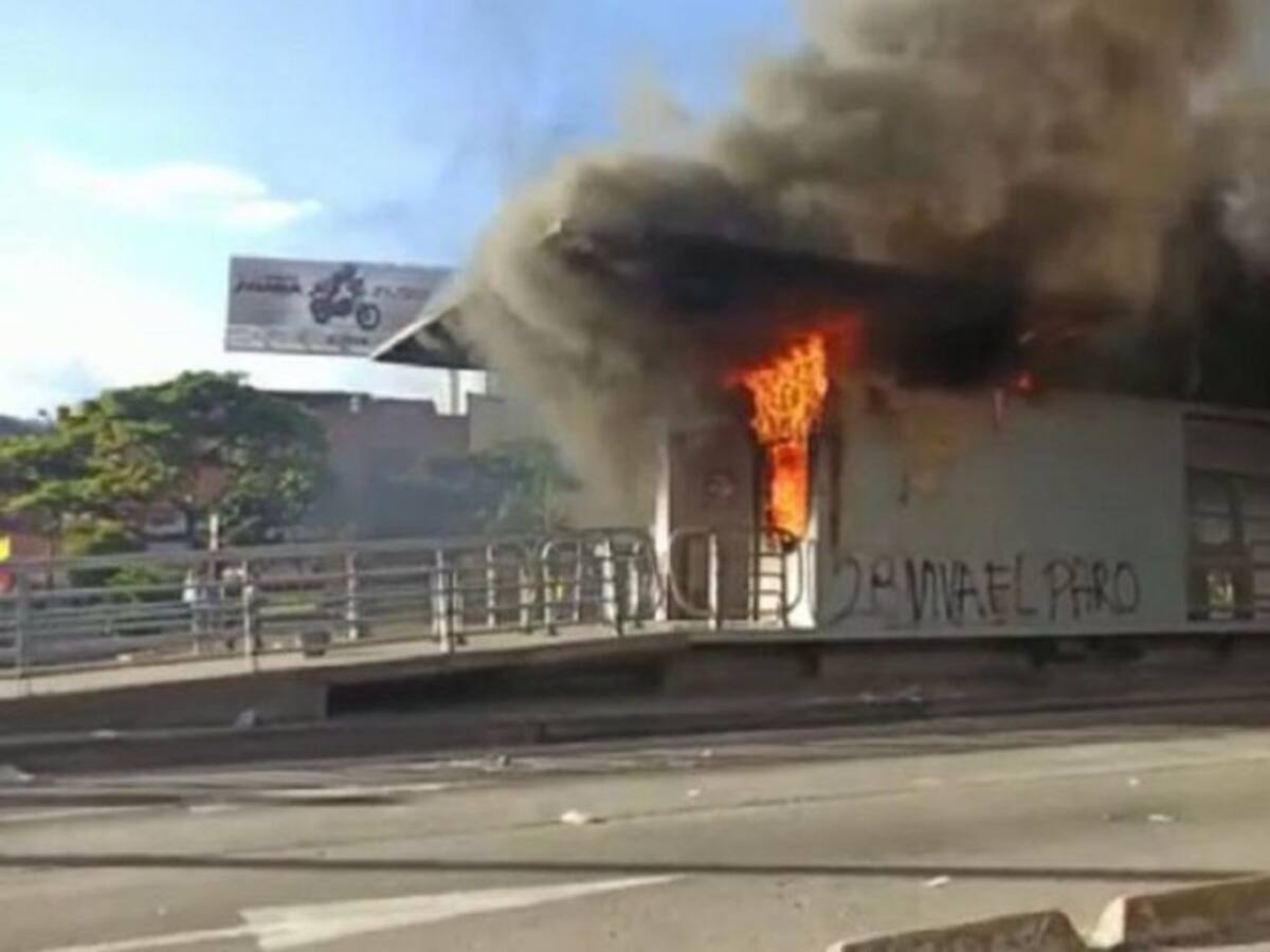 22 policías heridos y 4 personas fallecidas en cuarto día de protestas