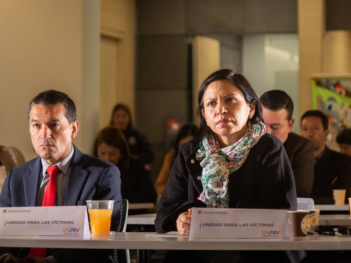 ¿Qué compromisos asumió el Sistema Nacional de Atención y Reparación a las Víctimas?